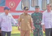Danrem 043/Gatam Dampingi Pangdam II/Sriwijaya Sambut Kedatangan Presiden Jokowi