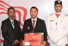 Pj. Bupati Muara Enim Terima Duplikat Bendera Pusaka, Siap Dikibarkan di Bumi Serasan Sekundang