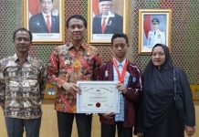 Bikin Bangga, Yidha Anak Desa Asal OKI Juara Kompetisi Matematika Tingkat Dunia