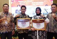 Humas Polres OKI Terima Dua Penghargaan Bergengsi dari Kapolda Sumsel