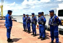 Jalankan Misi Kemanusiaan, Dirpolairud Polda Sumsel Lepas Keberangkatan KM LCT Sei Rawas ke Lalan