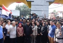 Unsur Pimpinan dan Anggota DPRD Lampung Fraksi PDIP Temui Para Pendemo