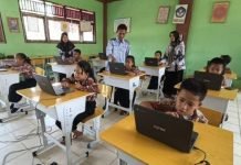 Para Siswa Ikuti Uji Coba Simulasi ANBK di SDN 33 Talang Ubi