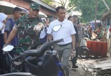 Kodim 0402/OKI Bersih-bersih Pasar Rakyat, Pj. Bupati Asmar Wijaya Sambut Positif