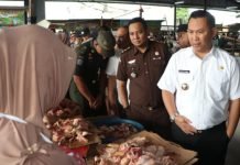 Jaga Stabilitas Pasokan dan Harga Pangan, Pemkab Muara Enim Gelar Operasi Pasar Murah