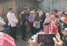 Pj. Bupati Kerinci Serahkan Bantuan Korban Kebakaran di Desa Siulak Panjang