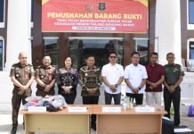 Pemkab Tubaba Saksikan Pemusnahan Barang Bukti 20 Kasus Pidana