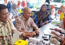 Warga Antusias Ikuti Roadshow HKN ke-60 yang Digelar Dinas Kesehatan OI