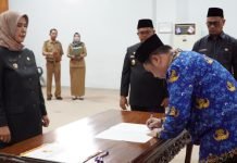 Pj. Sekda Tubaba Lantik Pejabat Fungsional serta Pengambilan Sumpah Janji PNS