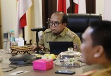 Pj. Gubernur Minta OPD Pemprov dan Pemkot Bandar Lampung Berkolaborasi Tangani Sampah di Pantai Payang Panjang