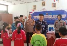 Polres OKI Adakan Kegiatan Makan Siang Bergizi di SDN 1 Pulau Gemantung Ulu