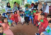 Kunjungi PAUD Bunda II Desa Batu Ampar, Srimelati Beri Bantuan PMT