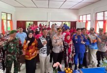 Dukung Program Pemerintah, Polres OKI Bagikan Makan Siang Bergizi di SDN 1 Lubuk Dalam