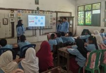 Mahasiswa KKN UIN Raden Fatah Palembang Kenalkan Teknologi Informasi ke Desa Awal Terusan