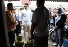 Pastikan Ketersediaan Gas LPG 3 Kg, Putri Zulhas Tinjau Pasar Inpres Kalianda