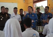 Pj. Bupati Tinjau Pelaksanaan Perdana Program Makan Bergizi Gratis di Muara Enim