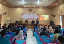 OJK Gelar Edukasi Keuangan di Desa Sinar Banten Bersama Mahasiswa KKN Unila