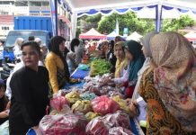 Tindaklanjuti Arahan Bupati Muchendi, Pemkab OKI Adakan Pasar Murah dan Layanan Publik Serentak