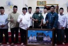 Sekda Ogan Ilir Safari Ramadan di Kuang Dalam Barat, Serahkan Bantuan untuk Masjid dan Warga