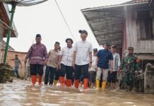 Bupati dan Wabup OKI Tancap Gas Tinjau Warga Terdampak Banjir Pasca Retret