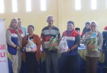 Pertamina Regional 1 Zona 4 dan Polres PALI Bagikan Sembako di Tiga Desa