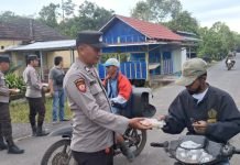 Pererat Silaturahmi dengan Masyarakat, Polsek Tanah Abang Bagikan Takjil Gratis