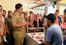 Hari Pertama Kerja Usai Retreat, Bupati Radityo Egi Pratama Inspeksi Pasar Natar