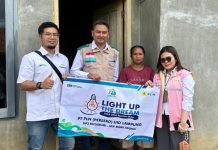 PLN UP3 Kotabumi Hadirkan Cahaya Ramadan untuk Keluarga Prasejahtera melalui Program LUTD
