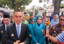 Bupati Muchendi Tinjau Pasar Murah dan Produk Unggulan OKI