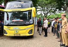 Bupati Egi Lepas 1.541 Santri Menuju Pondok Pesantren Lirboyo Jawa Timur