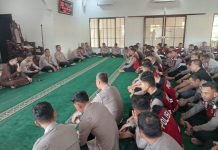 Personel Polres OKI Ikuti Binrohtal di Masjid Al-Faruq