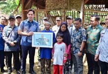 Bupati Egi Salurkan Bantuan RTLH untuk Korban Rumah Ambruk di Desa Kertosari