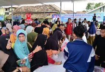 Sediakan Sembako Murah, Operasi Pasar Murah Pemkab Lampung Selatan di Kecamatan Kalianda Diserbu Warga