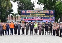 Sampaikan Amanat Kapolri, Bupati Egi Pimpin Apel Gelar Pasukan Operasi Ketupat Krakatau 2025