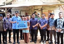 Bupati Egi Salurkan Bantuan RTLH untuk Warga Desa Sidodadi Asri