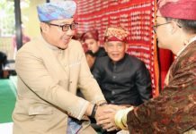 Wabup Syaiful Saksikan Penobatan Adat Keratuan Darah Putih