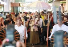 Purnama Wulan Sari Mirza Resmi Buka Lampung Fashion 2025