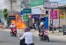Lalai Saat Bakar Sampah, Bengkel Tambal Ban di Kayuagung Hangus Terbakar