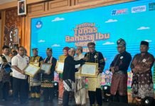 Wako Alfin Terima Penghargaan Pelestarian Bahasa dan Budaya Lokal