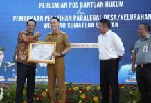 Hadirkan Posbankum Hingga Tingkat Desa, Bupati Muchendi Terima Penghargaan dari Kemenkumham RI