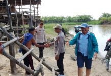 Bersama Sampoerna Agro, Polsek Lempuing Jaya Gencarkan Binluh Karhutla ke Warga Bantaran Sungai