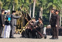 Kapolda Sumsel Terima Tanda Kehormatan ‘Satya Lencana Ksatria Bhayangkara’ dari Presiden Prabowo