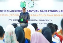 Bupati Muba Serahkan Bantuan Pendidikan Untuk 80 Siswa Berprestasi