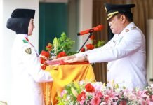 Bupati Toha Pimpin Upacara HUT ke-80 RI di Pendopoan Griya Bumi Serasan