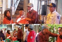 Bupati Kerinci Serahkan Bantuan Korban Kebakaran di Desa Padang Jantung