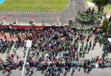 Ratusan Ojol Gelar Aksi Solidaritas dan Bersholawat untuk Almarhum Affan Kurniawan di Depan Mapolda Sumsel