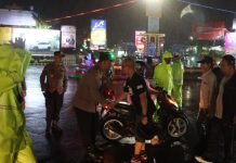 Polresta Bandar Lampung dan Komunitas Ojol Gelar Doa Bersama untuk Affan Kurniawan di Tugu Adipura