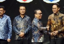 Bupati Muda Tanpa Batas Sosial, Egi Raih Penghargaan Nasional iNews TV