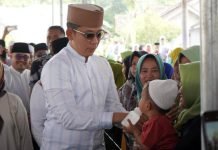 Warga Puji Rahayu Curhat Jalan Rusak saat Pengajian Jumat Kliwon, Bupati Egi: 2026 Kita Anggarkan Perbaikan