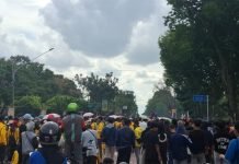 Polisi Ambil Langkah Humanis, Kawat Berduri di DPRD Sumsel Dilepas